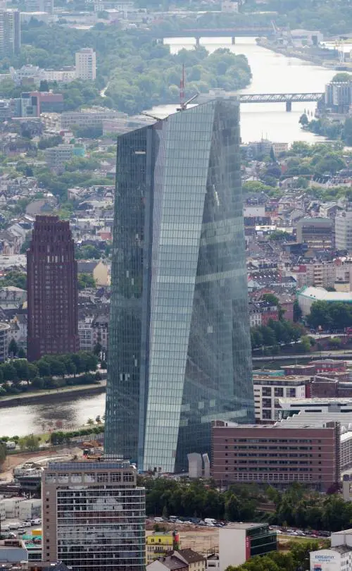 Draghi mette sul piatto 1.100 miliardi