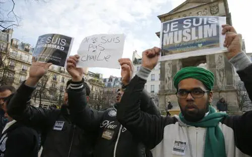 La Francia è troppo femmina. Per questo l'islam la violenta