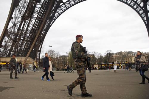Lunel, la "fabbrica di terroristi" che terrorizza la Francia e l'Ue: sgominata una cellula jihadista