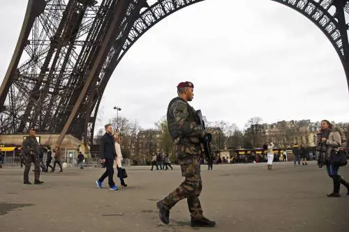 Lunel, la "fabbrica di terroristi" che terrorizza la Francia e l'Ue: sgominata una cellula jihadista