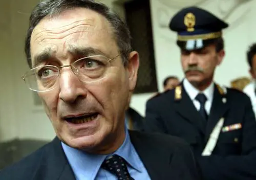 L'avvocato Taormina: "Coi soldi del vitalizio ci mantengo i cani"