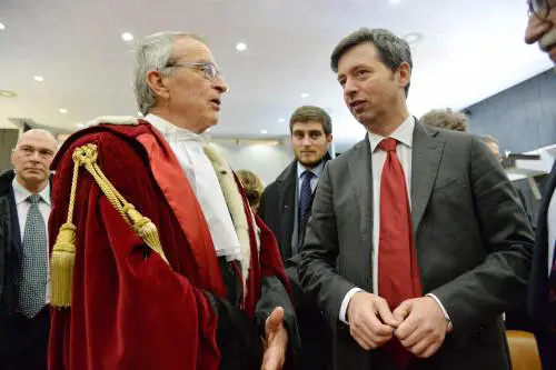 Corruzione, presentato emendamento del Governo sul falso in bilancio. Renzi: pene aumentate e prescrizione raddoppiata