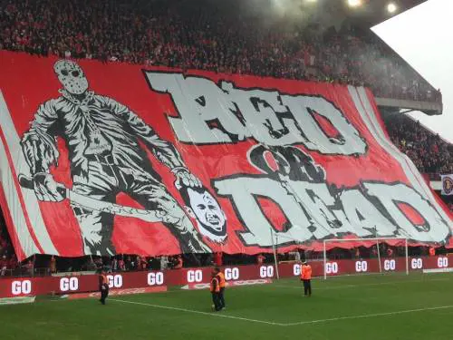 Liegi, tifosi choc: sullo striscione c'è l'ex decapitato