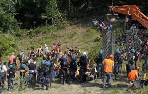 Scontri tra No Tav e polizia a Chiomonte (luglio 2011)