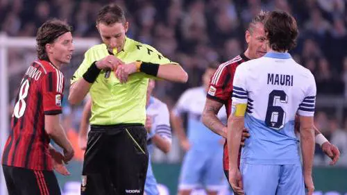 Lo scontro con Mauri durante la partita