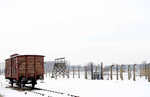 Riccardo Pacifici e David Parenzo bloccati nel campo di Auschwitz
