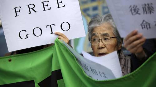 Manifestazione a Tokyo per la liberazione dell'ostaggio