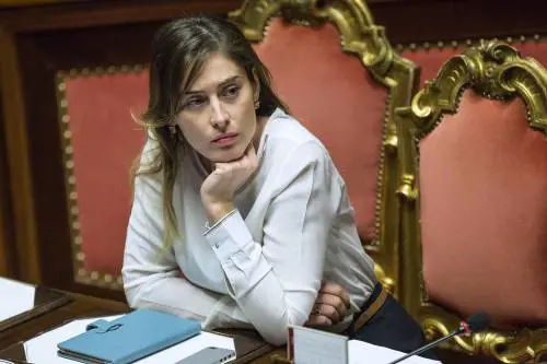 La bugia della Boschi: "Autosufficienti al Senato"