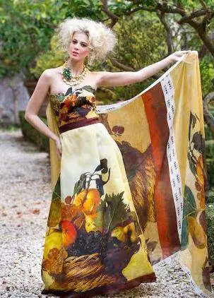 Curiel veste i suoi sogni ispirandosi all'Oriente