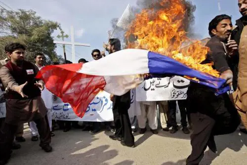 Proteste contro Charlie Hebdo in Pakistan