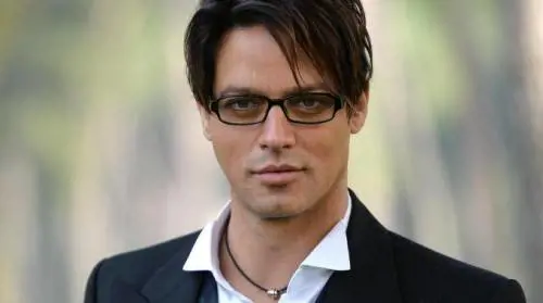 Sanremo, Gabriel Garko: "Io icona gay? Se mi desidera un uomo va bene"