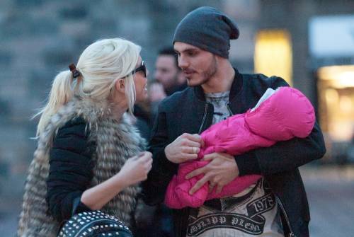 Wanda Nara e Icardi, teneri genitori a Milano