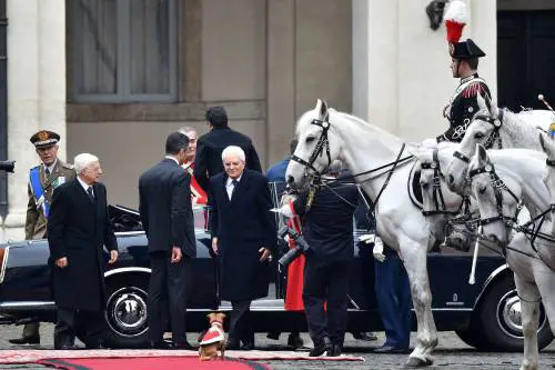 Mattarella giura da Presidente "Sarò un arbitro imparziale"
