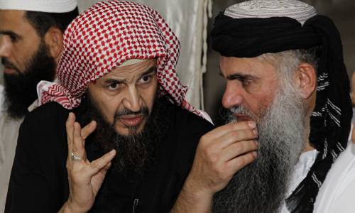 Abu Muhammad al-Maqdisi a colloquio con Qatada, dopo il suo rilascio dal carcere