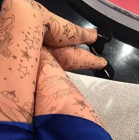 Il look di Melissa Satta manda in tilt lo studio di Tiki Taka
