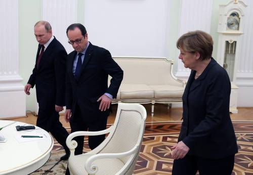 Ucraina, 5 ore di trattativa tra Putin, Merkel e Hollande. Ma ancora nulla di fatto