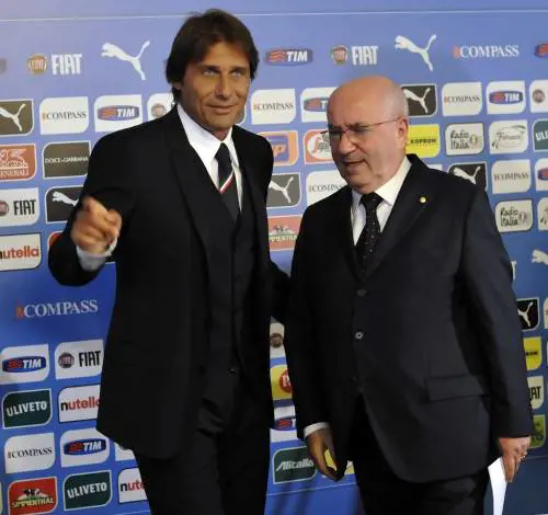 Così Tavecchio prova a convincere Conte che il ct azzurro conta