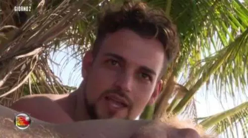 Quel sospetto su Scanu di Luxuria: "È omosessuale?"