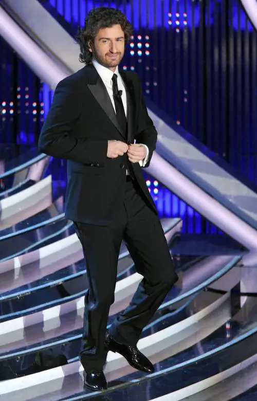 Sanremo, la battuta di Alessandro Siani su un bambino obeso: il web insorge
