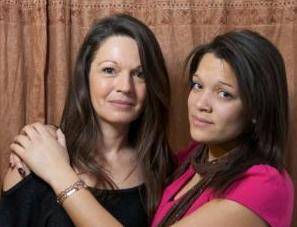 Manon e Sophie Serrano, madre e figlia, all'origine del caso