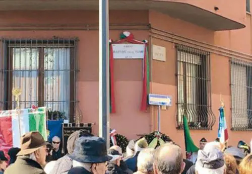 La commemorazione in largo Martiri delle foibe a Milano