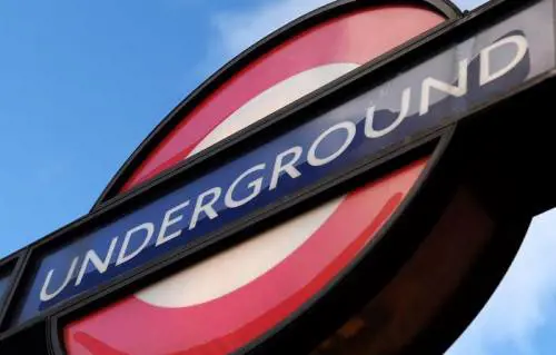 Guida la metro ubriaco, colleghi in sciopero contro il licenziamento