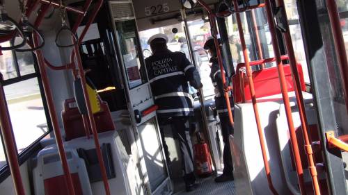 Bus fuori controllo fuori Roma: sei feriti