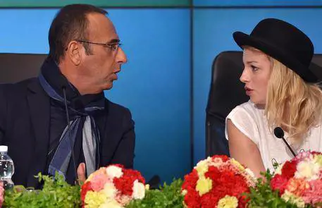 Emma placa le polemiche: "Il momento più bello? Il duetto con Arisa"