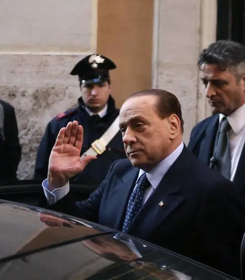 Ancora uno strappo di Fitto Poi imita Fini: che fai mi cacci?