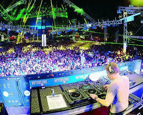 «I Love Expo», un sabato in Duomo come a Ibiza