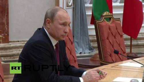 A Minsk Putin nervoso spezza una matita?