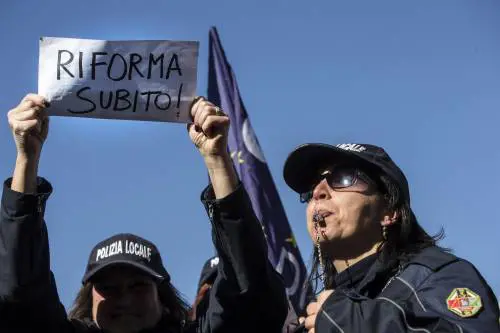Corteo dei vigili, traffico in tilt a Roma