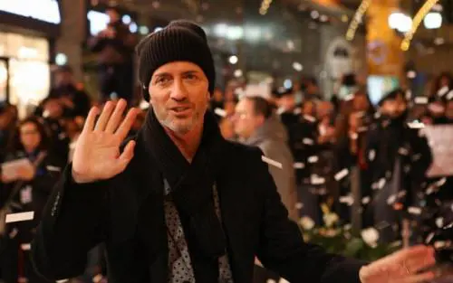 Sanremo, Twitter si scatena su Raf: "Forse è malato"