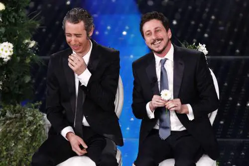 I gay attaccano Luca e Paolo: "Al Festival banalizzati i diritti"