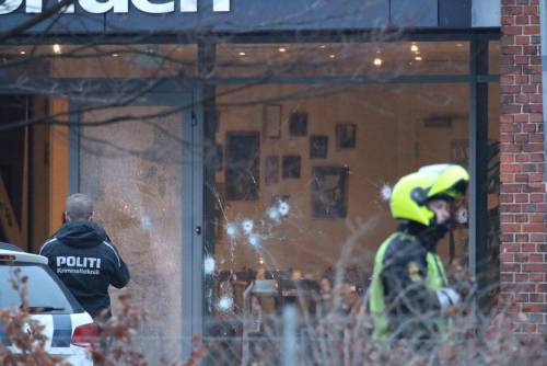 Blitz al dibattito sull'Islam: la jihad spara a Copenaghen. Spari anche alla Sinagoga 