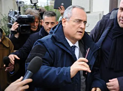Lotito, in auto a più di 200 all'ora: fioccano multe per 70mila euro