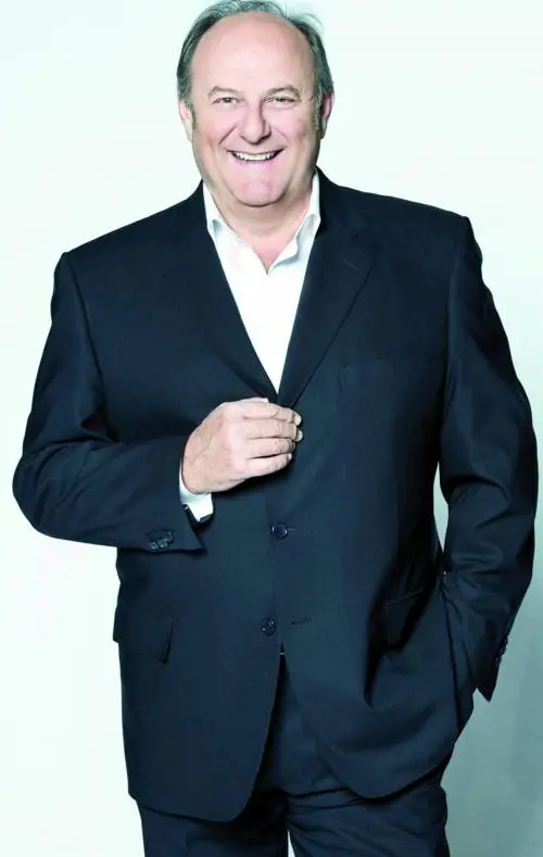 Gerry Scotti, altro che addio alla tv, da maggio torna con un nuovo show