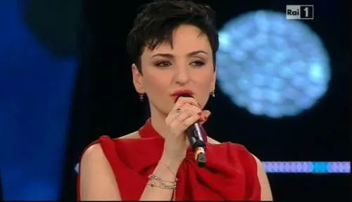La nuova moda delle star si chiama "easy-ring"