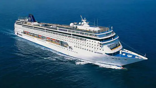 La paura dell'equipaggio della nave Costa Mediterranea: "Non dovevamo imbarcare"