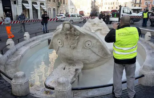 La rabbia e il dolore della restauratrice della Barcaccia