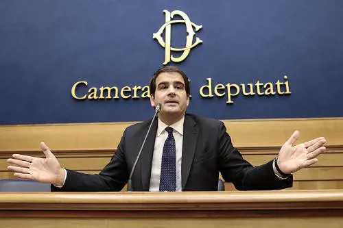 Forza Italia, Fitto: "Il partito è senza regole"