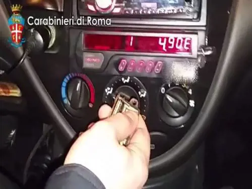 Truffa sul taxi: un clic sul telecomando per far pagare di più