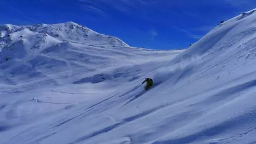 Valanga al Gran San Bernardo: cinque italiani coinvolti, quattro gravi