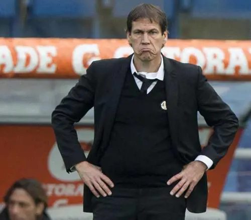 Garcia: «La squadra è con me, ma stiamo zitti»