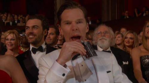 Benedict Cumberbatch si fa un "goccetto" in prima fila
