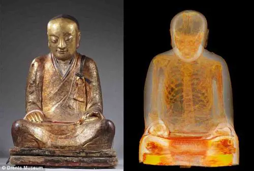 Dentro alla statua di Buddha c'è la mummia di un monaco