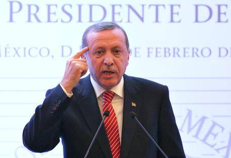 I giochi sporchi della Turchia: ecco come aiuta gli islamisti