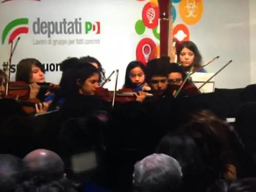 Alla faccia della "buona scuola": "mentre i ragazzini suonavano, nessuno del Pd li ascoltava"
