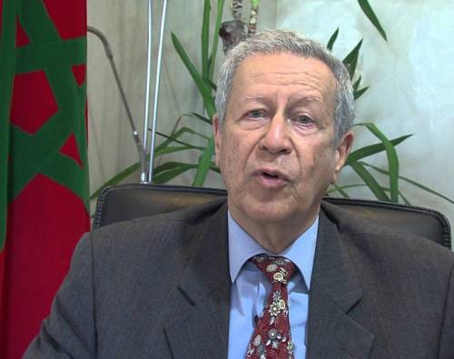 Il ministro dell'Istruzione: "Non so l'arabo classico". Polemica in Marocco