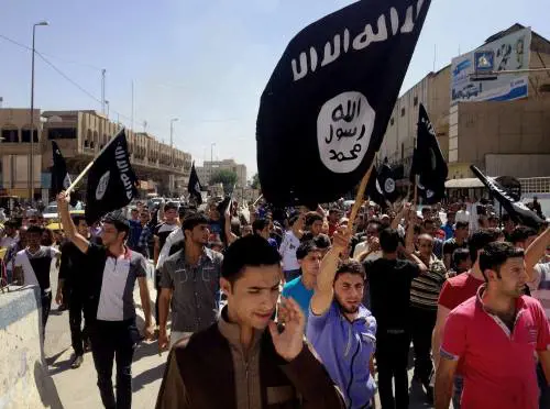 Manifestanti pro-Stato Islamico a Mosul